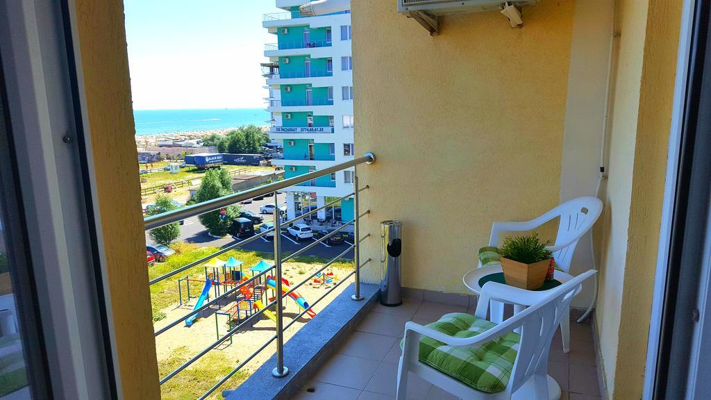 Apartment Summerland Mamaia Exterior photo